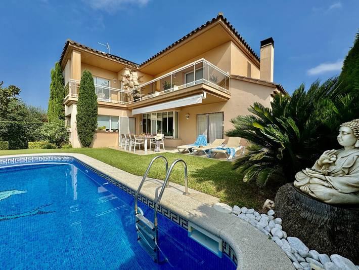 Casa rural para 8 personas, con Balcón y Terraza además de Jardín y Piscina en San Mori - 2