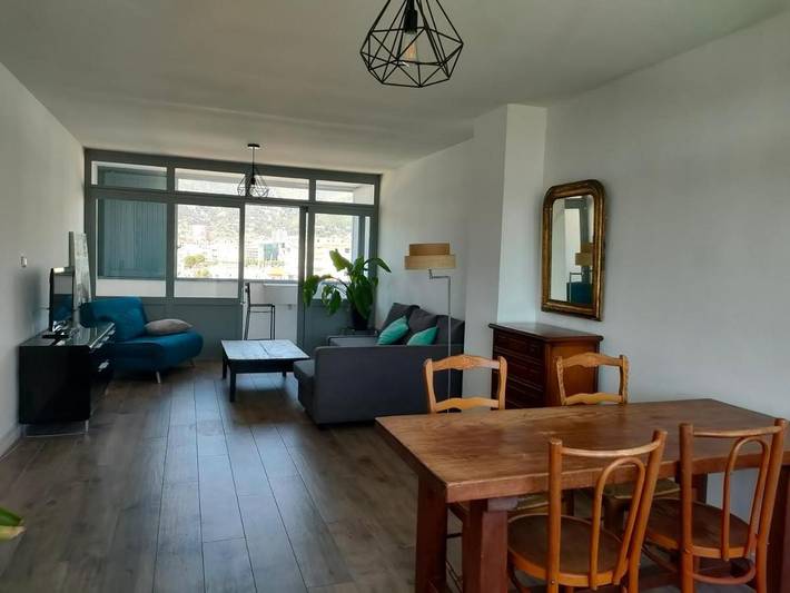 Ferienwohnung für 4 Personen, mit Pool und Terrasse sowie Ausblick in Toulon - 3