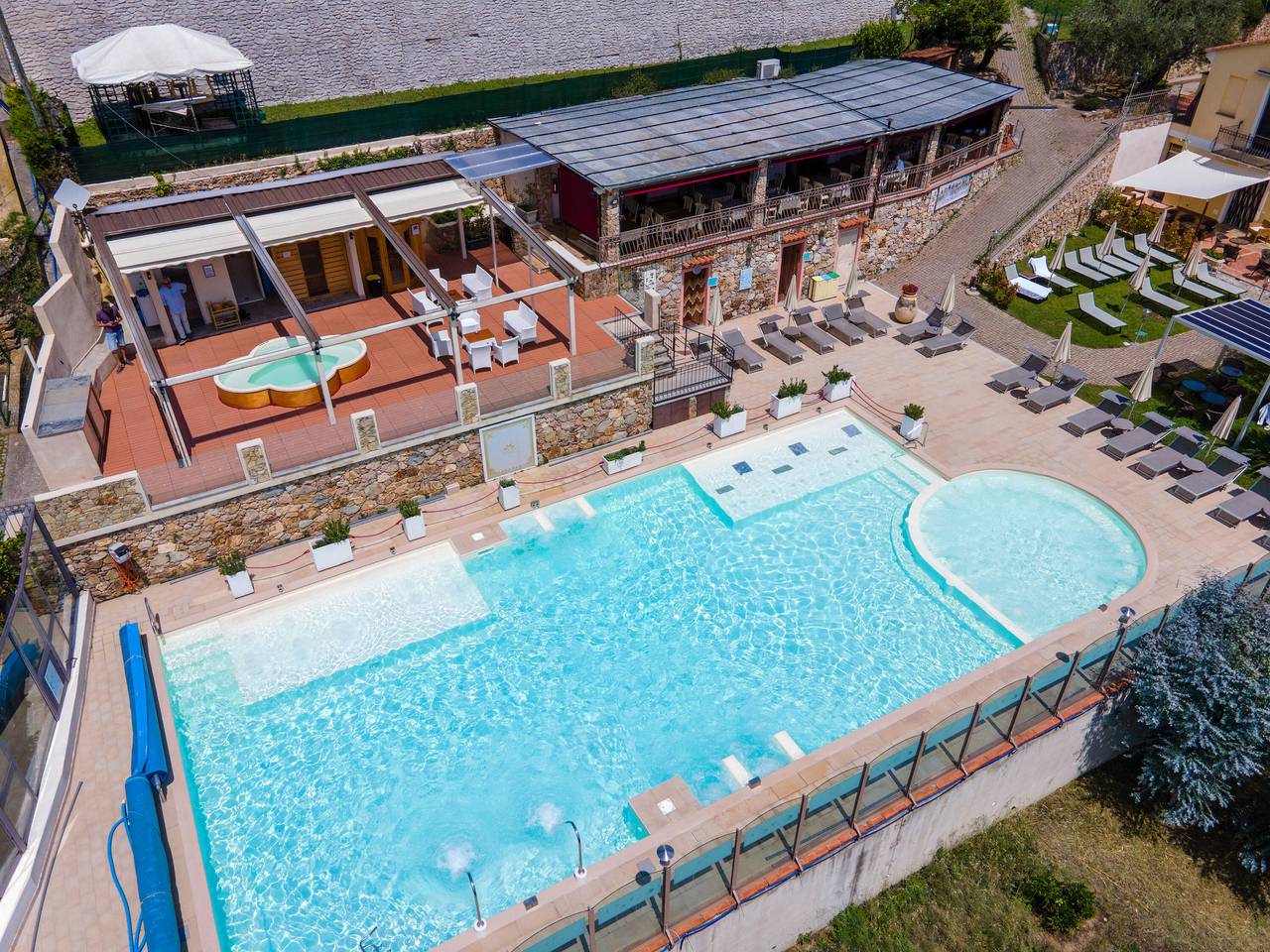 Vakantiehuis 'Il Casale - Villa - 6km Da Finale' met Uitzicht op de Bergen, Wifi en Airconditioning in Tovo San Giacomo, Riviera di Ponente