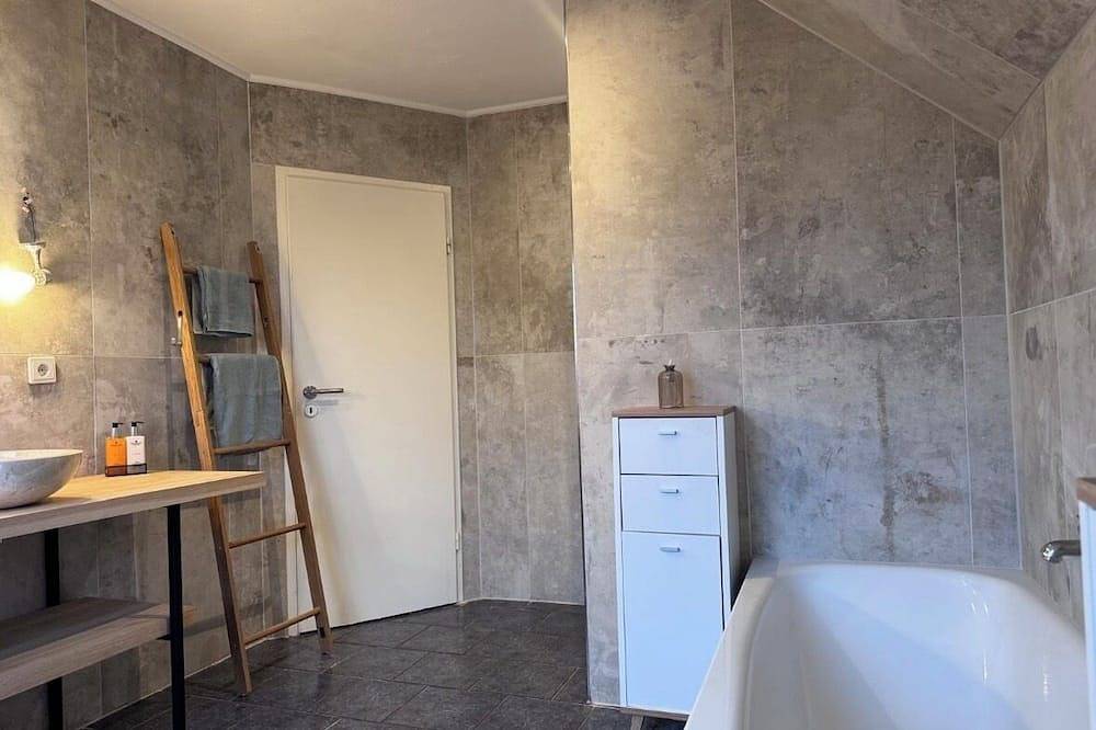 Gemütliches Naturhaus mit Kamin, großem Garten & 2 Bädern für bis zu 6 Personen in Schüttorf, Landkreis Grafschaft Bentheim