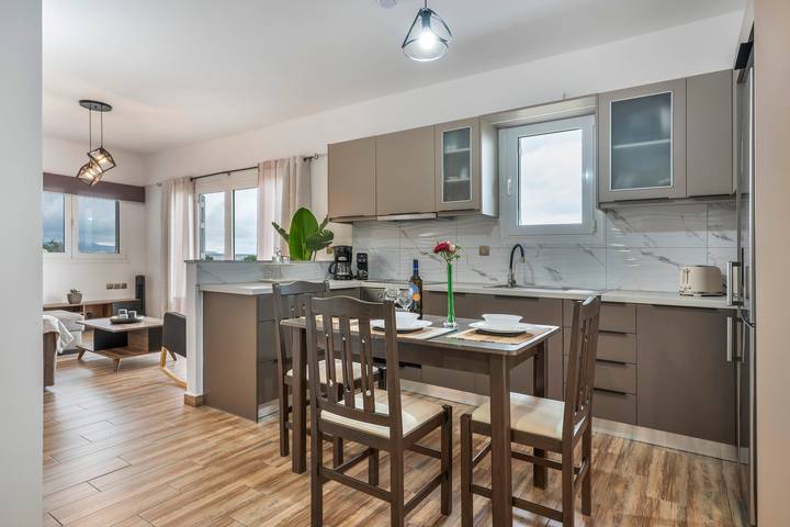 Vakantiehuis 'Panorama Appartement' met Zeezicht, Wifi en Airconditioning in Lasithi en omgeving