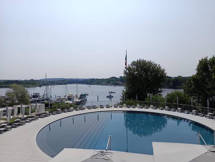 Boot für 2 Personen, mit Garten und Whirlpool sowie Pool in Italien - 3