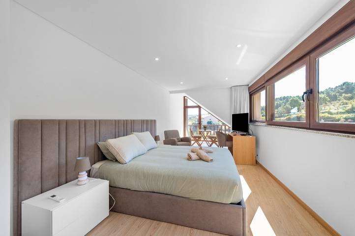 Vacation rental for 4 people, with yard and balcony in Northern Portugal