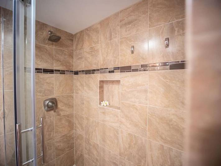 Beach rental for 4 people, with balcony and pool as well as hot tub on Maui