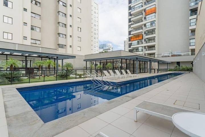 Casas e apartamentos de temporada para 3 pessoas, com piscina e terraço e ainda jardim em Vila Mariana