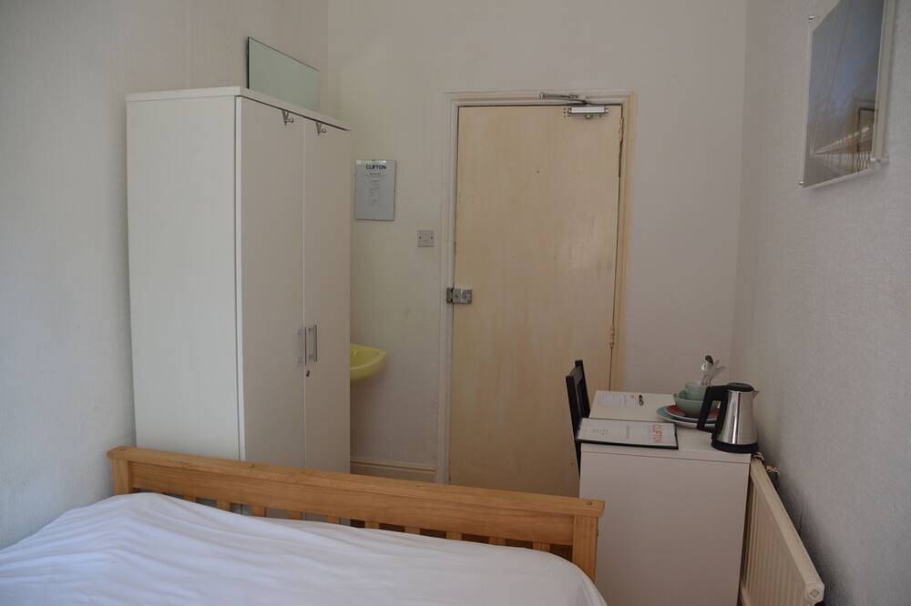Budget-Einzelzimmer-Gemeinsames Badezimmer in Bristol, Südwestengland