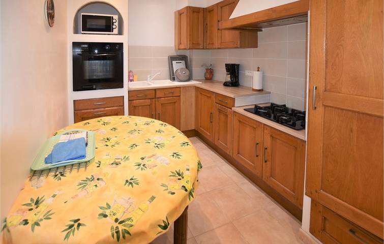 Gîte pour 3 personnes, avec terrasse ainsi que piscine et jardin à Nyons - 4