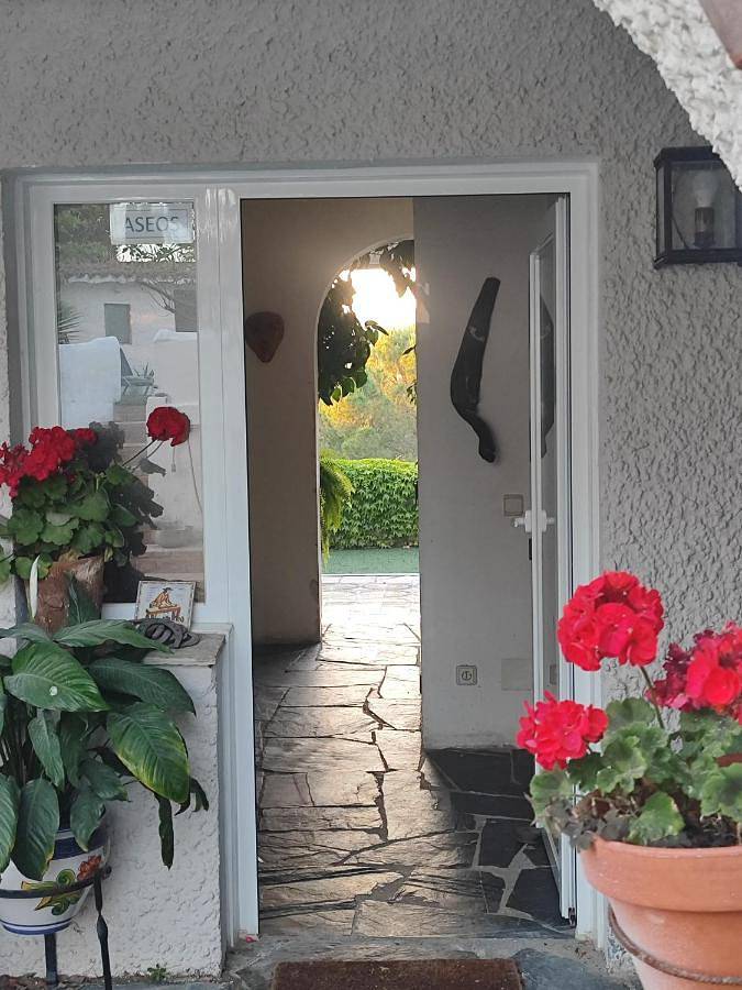 Albergue para 3 personas, con vistas además de jardín y piscina en Provincia de Madrid - 3