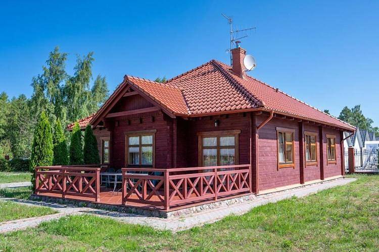 Large and comfortable holiday home with a terrace in Bobolin, Powiat Sławieński