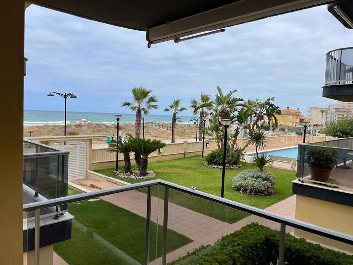 Apartamento para 4 personas, con Balcón y Terraza además de Jardín y Piscina para niños en Guardamar de la Safor