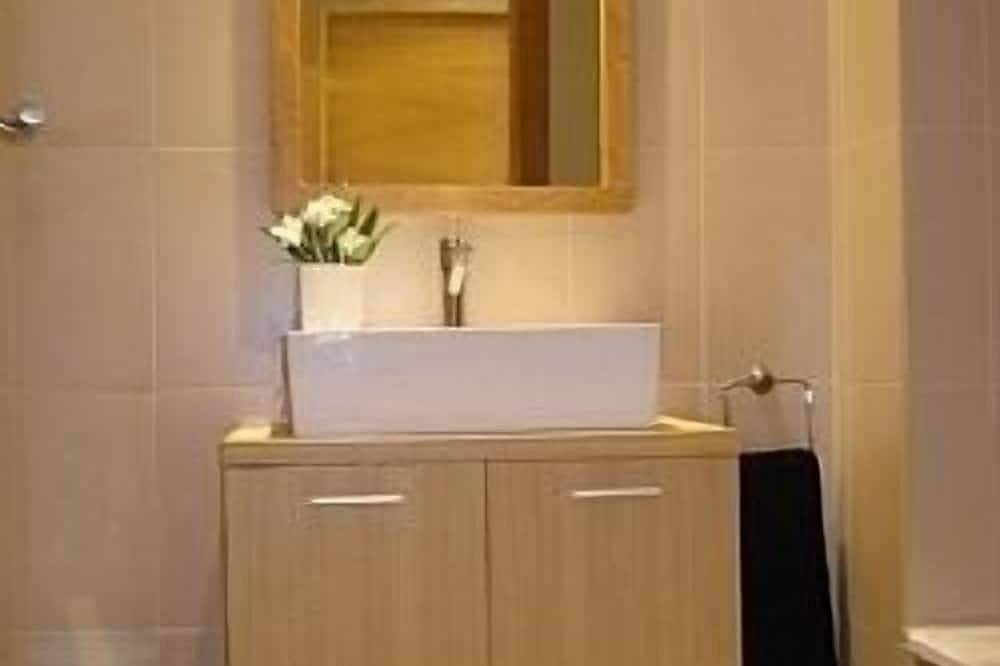 Apartamento entero, Apartamento en planta baja con terraza, jardín y piscina in Golf Resorts Murcia, Murcia 