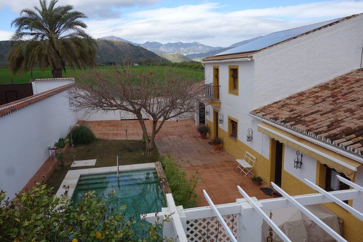 Casa Cerralba – Ein authentisches und elegantes andalusisches Domizil mit Naturpool und Grill in Cerralba, Pizarra