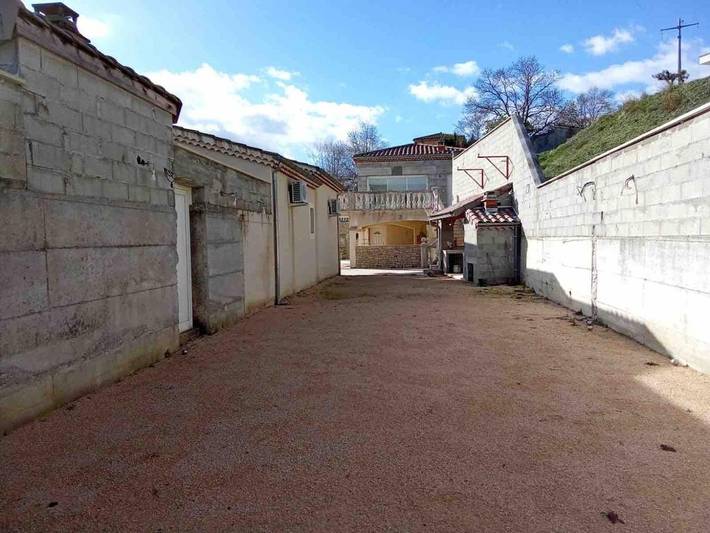 Gîte pour 2 personnes, avec terrasse dans Saint-Julien-en-Saint-Alban - 2