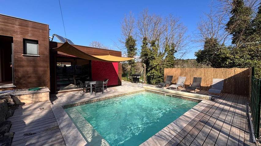 Maison de vacances pour 4 personnes, avec jardin et piscine, animaux acceptés