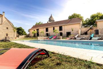 Maison de vacances pour 4 personnes, avec piscine ainsi que vue et jardin dans le Lot