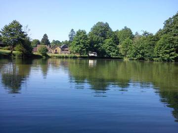 Gîte pour 6 personnes, avec vue ainsi que jardin et vue sur le lac à Malétable