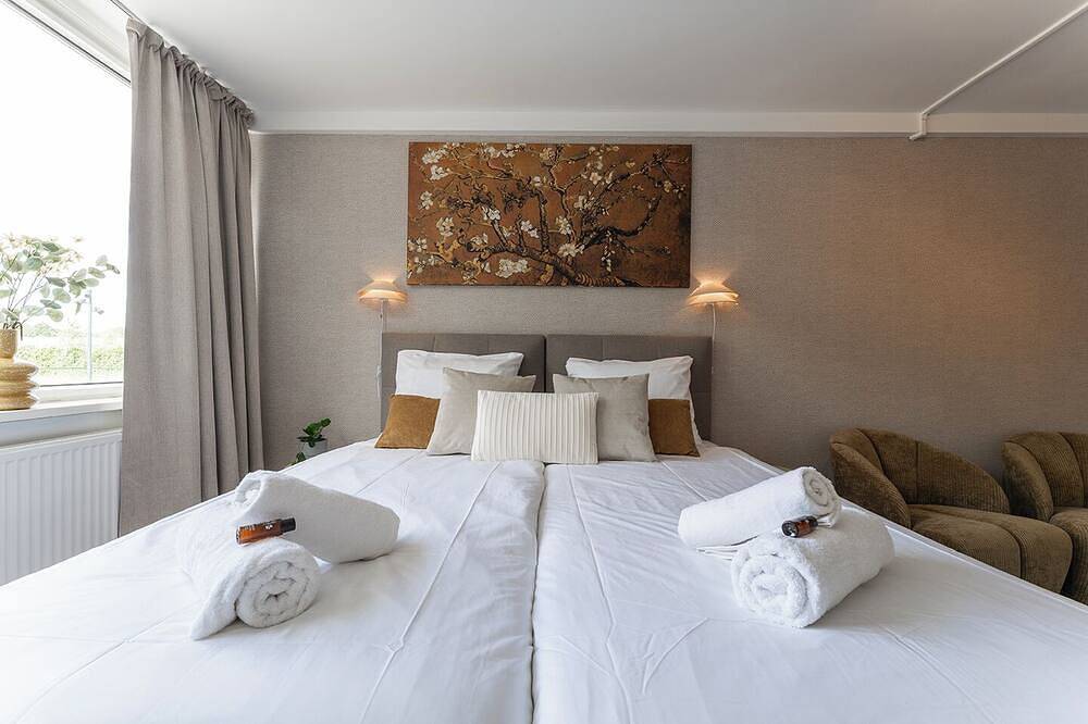 Geheel appartement, Ervaar comfort en rust in deze rustige kamer vlakbij de Universiteit van Tilburg. Ideaal voor studenten of reizigers, met een flexibel hotelbed voor 1–2 gasten, voor een betaalbaar en ontspannen verblijf in Tilburg. in Tilburg, Noord-Brabant