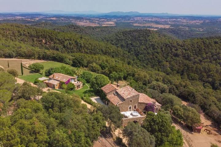 Casa rural para 3 personas, con Balcón y Terraza además de Jardín y Piscina en Cruilles - 2