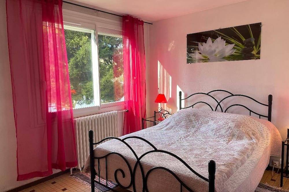 Casa unifamiliar con vistas settons Lago, ruta turística tranquila. in Moux-en-Morvan, Lago de Settons