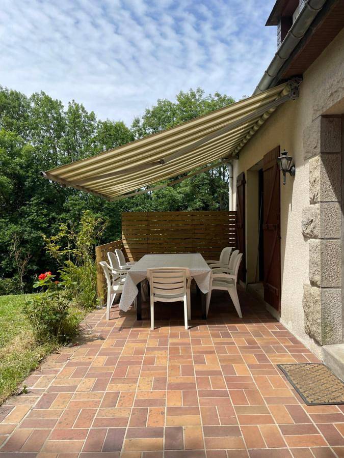 Location de vacances pour 10 personnes, avec vue et jardin à Lanvallay - 3