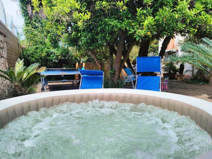Villa per 6 persone, con idromassaggio e giardino nonché piscina, con animali domestici - 1