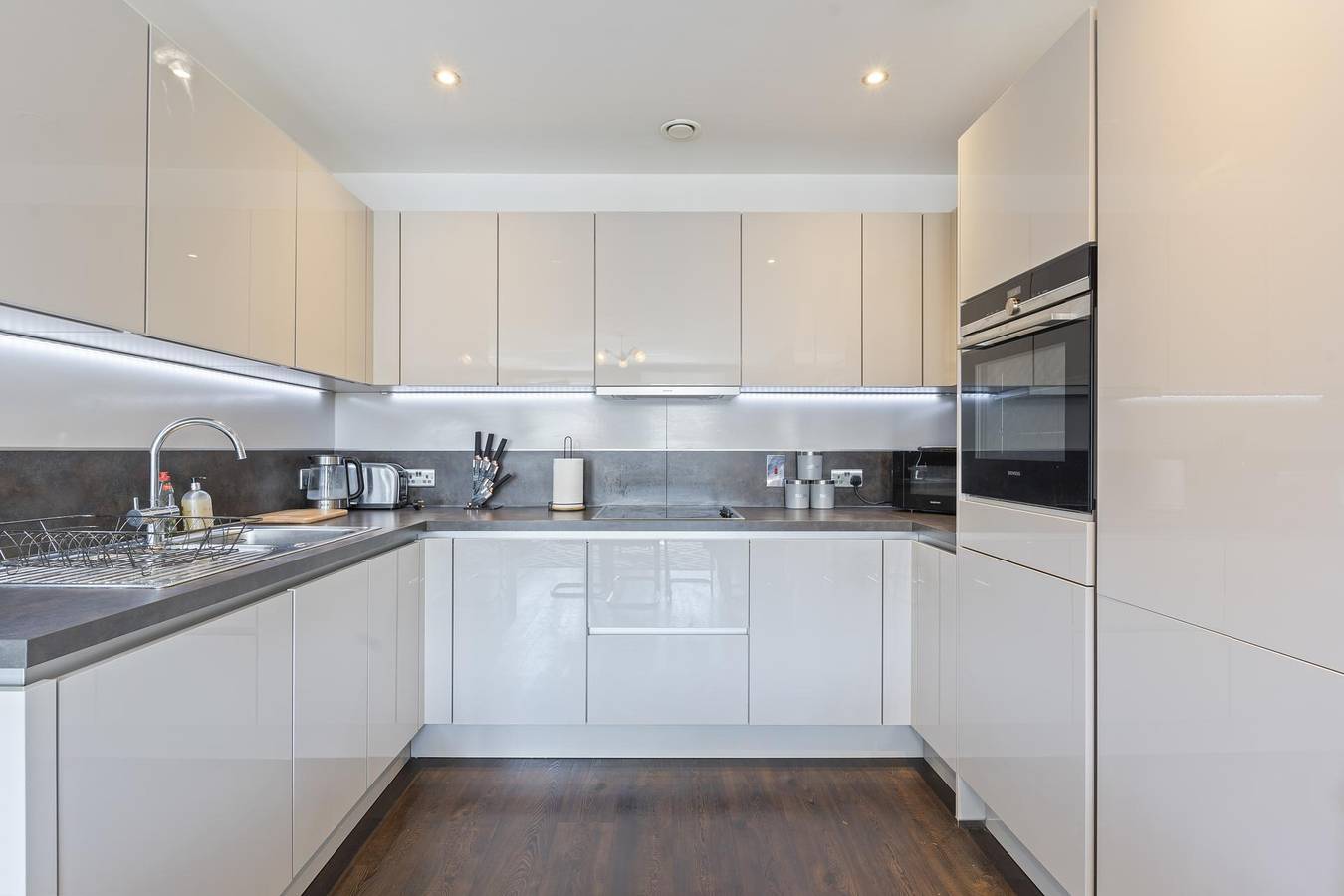 Ganze Ferienwohnung, Kingsland High Street Apartment in Hackney, London