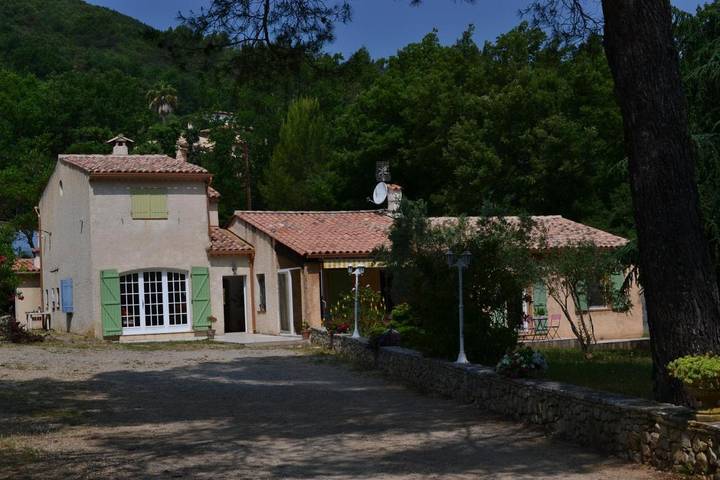 Alojamiento y desayuno para 2 personas, con jardín y vistas además de piscina y terraza, Se admiten mascotas - 1