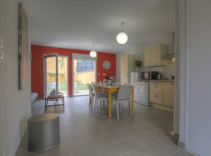 Gîte pour 6 personnes, avec terrasse et jardin à Guéreins - 2