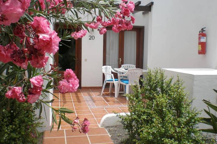 Apartamento de vacaciones para 4 personas, con piscina además de terraza y jardín - 1