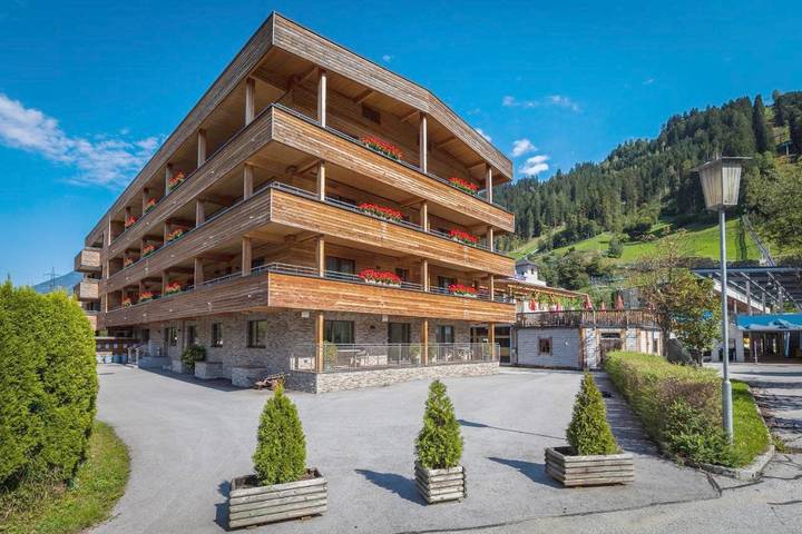 Hôtel pour 4 personnes, avec sauna et piscine ainsi que vue et jardin - 1