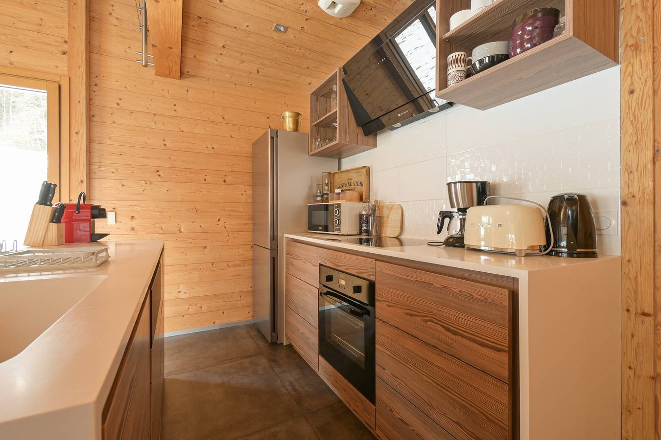 Apartamento entero, Apartamento «La Puerta de los Aravis» con vistas a la montaña y Wi-Fi in Saint-Jean-de-Sixt, Región de Annecy