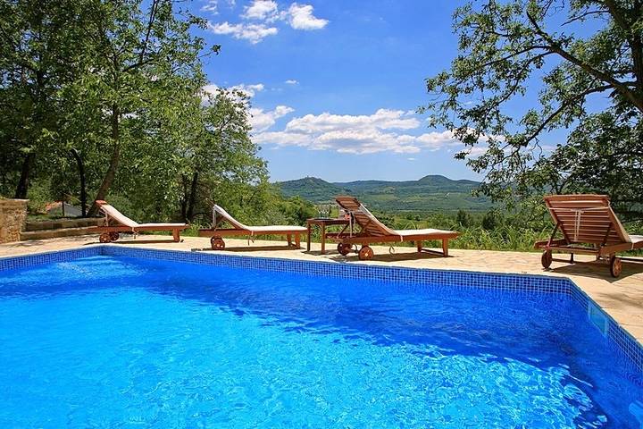 Villa für 6 Personen, mit Pool und Garten - 1
