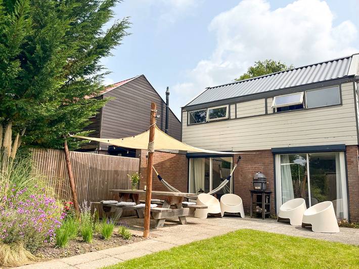 Location de vacances pour 5 personnes, avec jardin et terrasse dans Warmenhuizen