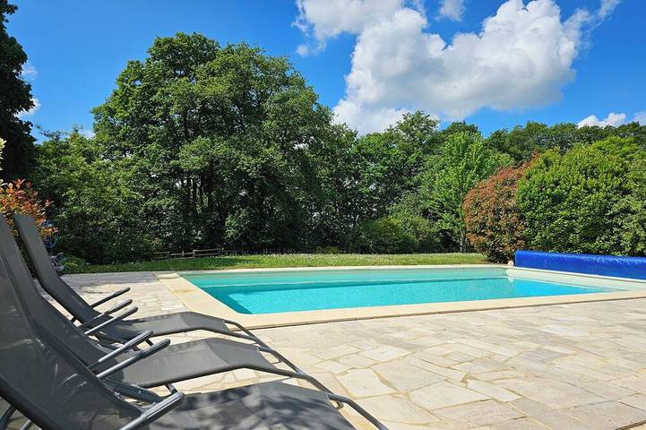 Location de vacances pour 8 personnes, avec Terrasse et Jardin à Neauphle-le-Château