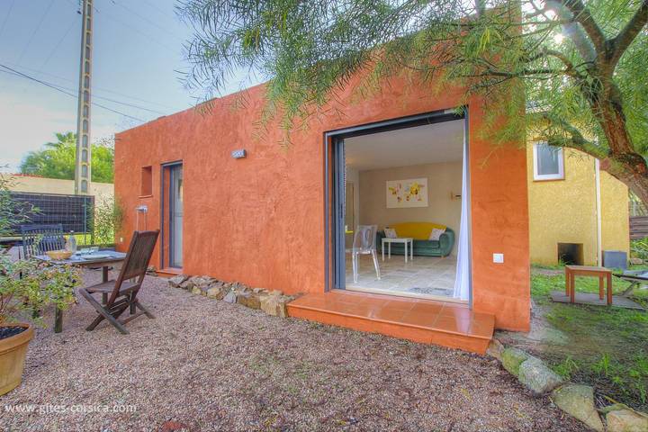 Gîte pour 2 personnes, avec Jardin ainsi que Piscine et Vue à Appietto - 2