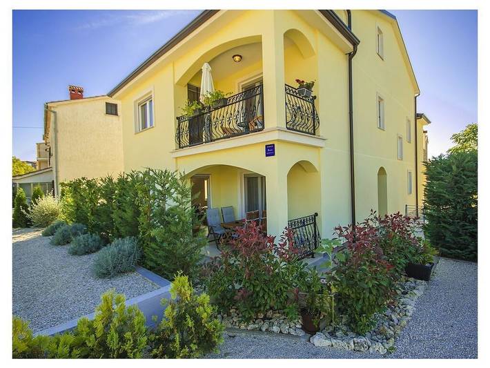 Ferienhaus für 3 Personen, mit Pool in Funtana