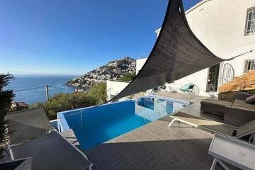 Chalet pour 12 personnes, avec piscine et balcon, animaux acceptés à Roses