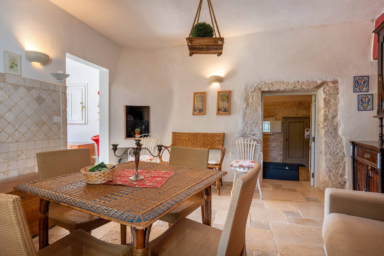 Trullo 'Riccardo' mit privater Terrasse, Wi-Fi und Klimaanlage in San Michele Salentino, Salento