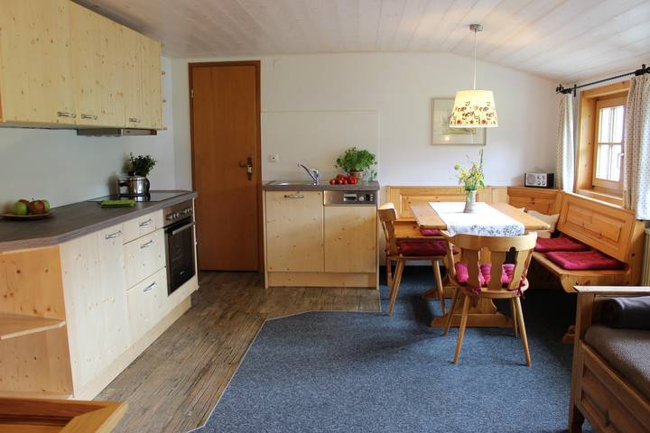 Ganze Ferienwohnung, Apartment/2 Schlafräume/Dusche, Wc" Kanzelwand" in Hirschegg Kleinwalsertal, Mittelberg