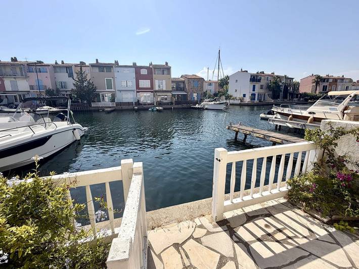 Maison avec clim et Wi-Fi, amarrage privé proche plage in Port Grimaud, Grimaud