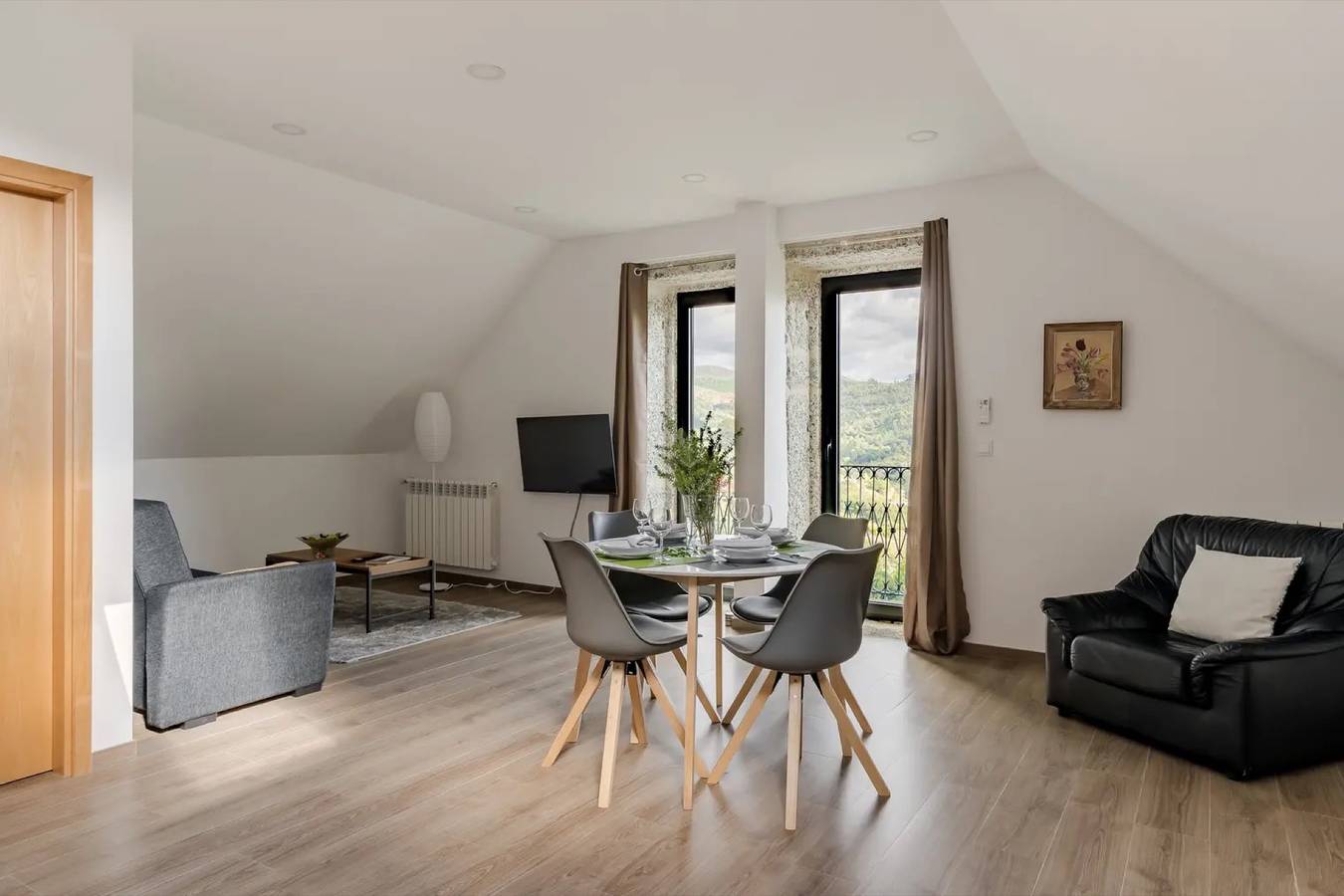 Ferienhaus 'Quinta Do Bairro - 1º Andar' mit Bergblick, Wi-Fi und Klimaanlage in Rossas, Braga Distrikt