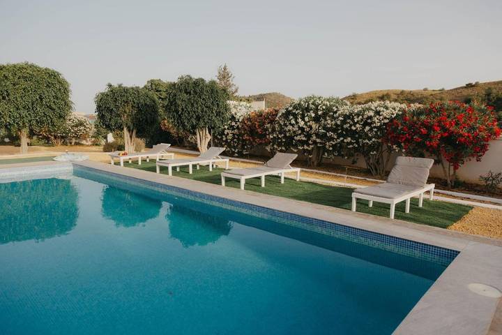 Villa pour 8 personnes, avec Balcon et Terrasse ainsi que Jardin et Piscine à La Vila Joiosa
