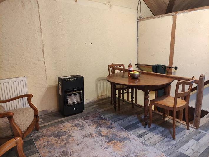 Gîte pour 4 personnes, avec terrasse ainsi que vue et jardin, animaux acceptés à Pionsat - 4