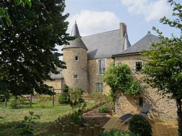 Chambre d’hôte pour 2 personnes, avec jardin dans Soulgé-sur-Ouette