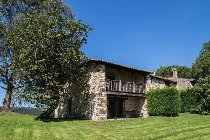 Casa rural para 7 personas, con Balcón y Terraza además de Jardín y Vistas en Ribadesella