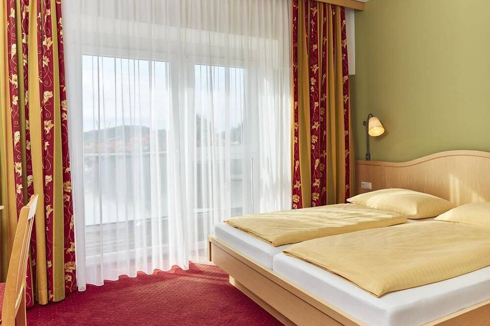 Hotel Domittner - Doppelzimmer mit Dusche, Wc in Südoststeiermark, Steirerland