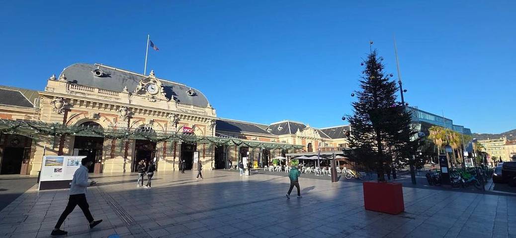 Gîte pour 2 personnes, avec balcon et vue dans Gare de Nice ville - 2