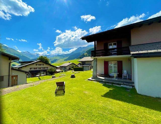 Ferienhaus für 5 Personen, mit Balkon und Terrasse sowie Garten und Ausblick in Camischolas