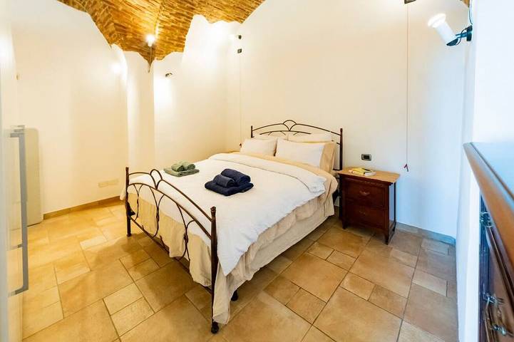 Ganze Wohnung, Charming and comfortable 85 square meters apartment, perfect for four people, located in a detached period building with vaulted ceilings (access via steps).The property is centrally located near the Belvedere di Vasto (pedestrian area) and enjoys a sple in Vasto, Chieti Provinz