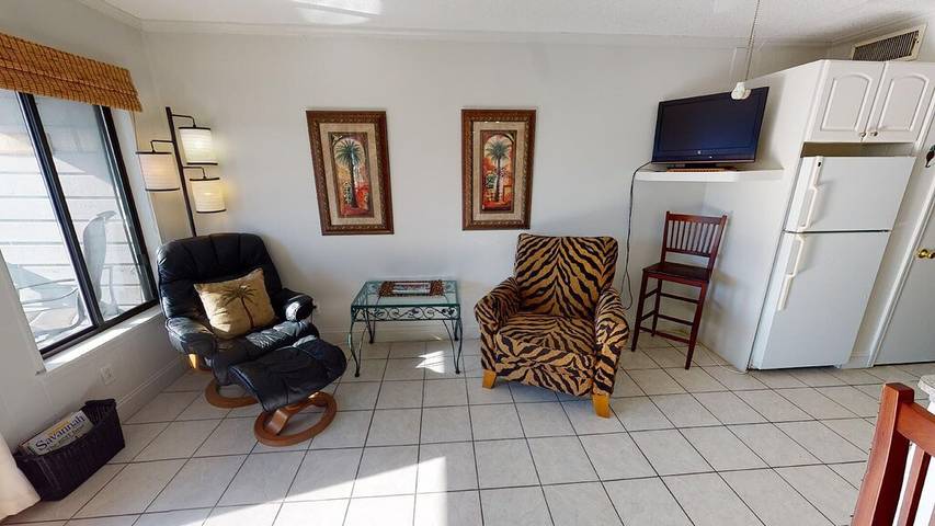 Vacation rental for 4 people, with balcony and pool in Tybee Island